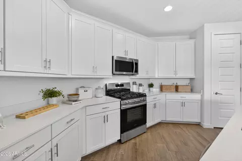 Kitchen - 9941 S Dutchman Dr, Apache Junction, AZ 85120 photo 2 of 4