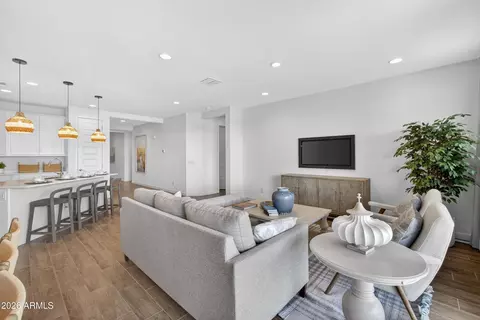 Living - 9941 S Dutchman Dr, Apache Junction, AZ 85120 photo 4 of 5