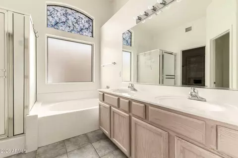 Bath - 5648 E Holmes Ave, Mesa, AZ 85206 photo 1 of 3