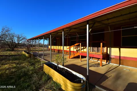 6627 S Veterans Ln, Hereford, AZ 85615
