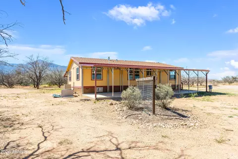 6627 S Veterans Ln, Hereford, AZ 85615