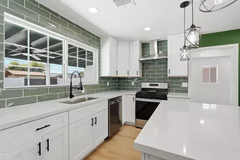Kitchen - 3327 W Wethersfield Rd, Phoenix, AZ 85029 photo 3 of 4