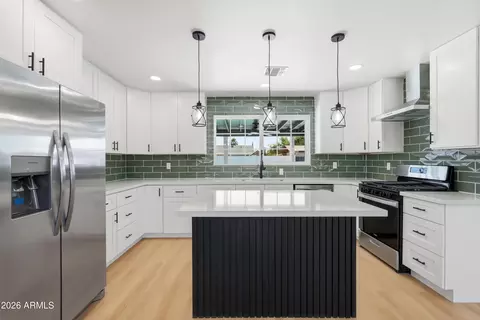 Kitchen - 3327 W Wethersfield Rd, Phoenix, AZ 85029 photo 2 of 4