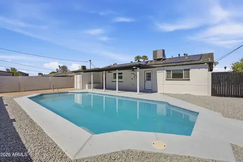 Exterior - 3327 W Wethersfield Rd, Phoenix, AZ 85029 photo 3 of 4