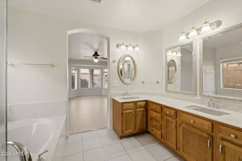Bath - 814 E Stanford Ave, Gilbert, AZ 85234 photo 2 of 3