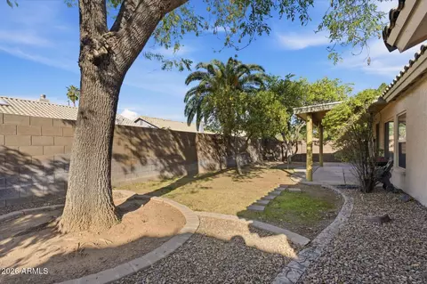 Exterior - 814 E Stanford Ave, Gilbert, AZ 85234 photo 4 of 5