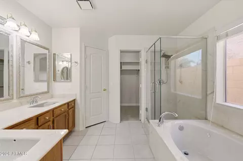 Bath - 814 E Stanford Ave, Gilbert, AZ 85234 photo 1 of 3