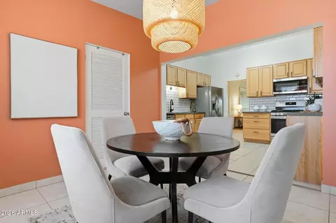 Dining - 1201 E Rose Ln #9, Phoenix, AZ 85014 photo 2 of 2