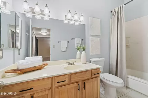 Bath - 1201 E Rose Ln #9, Phoenix, AZ 85014 photo 2 of 2