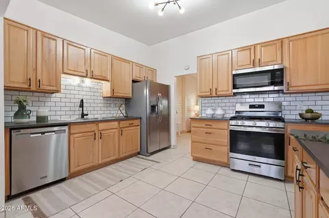 Kitchen - 1201 E Rose Ln #9, Phoenix, AZ 85014 photo 1 of 2