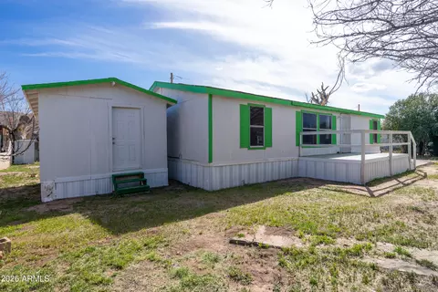 522 E Navajo St, Huachuca City, AZ 85616
