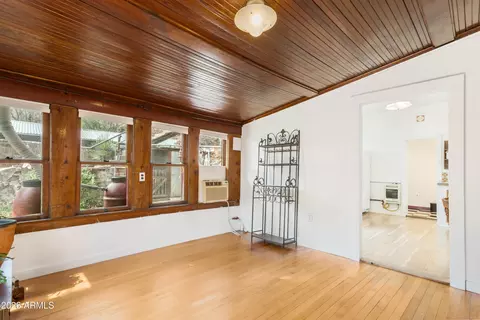 Entry Way - 425 Garden Ave, Bisbee, AZ 85603 photo 1 of 4