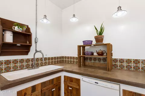 Kitchen - 425 Garden Ave, Bisbee, AZ 85603 photo 2 of 3