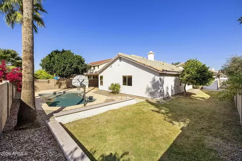Exterior - 4025 W Wethersfield Rd, Phoenix, AZ 85029 photo 6 of 8
