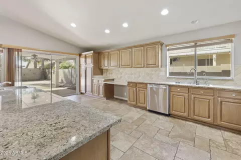 Kitchen - 4025 W Wethersfield Rd, Phoenix, AZ 85029 photo 6 of 6