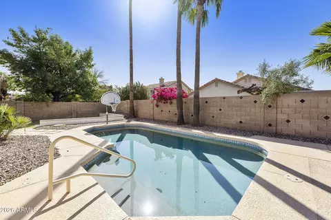 Exterior - 4025 W Wethersfield Rd, Phoenix, AZ 85029 photo 4 of 8