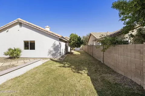 Exterior - 4025 W Wethersfield Rd, Phoenix, AZ 85029 photo 7 of 8