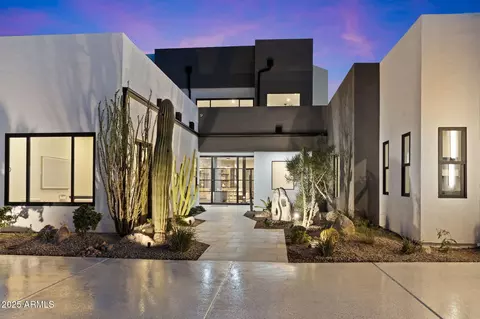 3135 E Palo Verde Dr, Phoenix, AZ 85016
