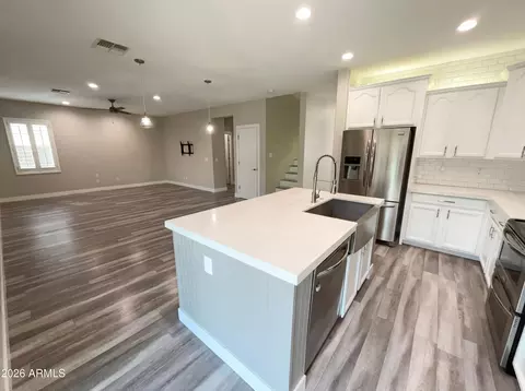 Kitchen - 1099 E Sourwood Dr, Gilbert, AZ 85298 photo 3 of 4