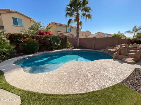 Exterior - 1099 E Sourwood Dr, Gilbert, AZ 85298 photo 3 of 4