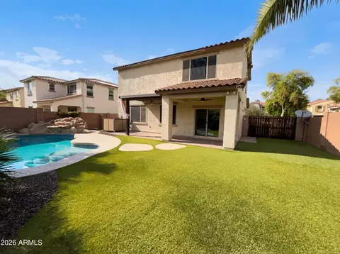 Exterior - 1099 E Sourwood Dr, Gilbert, AZ 85298 photo 2 of 4