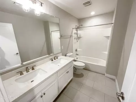 Bath - 1099 E Sourwood Dr, Gilbert, AZ 85298 photo 4 of 4