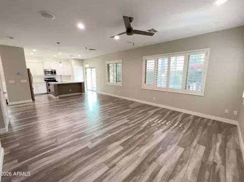 Living - 1099 E Sourwood Dr, Gilbert, AZ 85298 photo 4 of 6