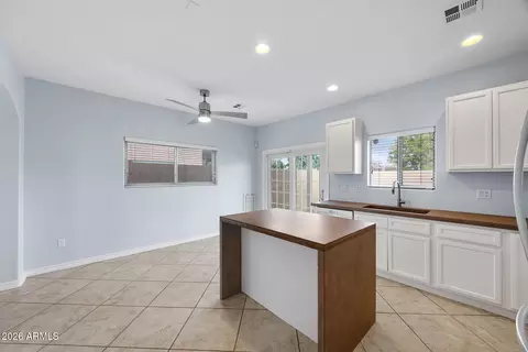 Kitchen - 3006 E Kings Ave, Phoenix, AZ 85032 photo 6 of 6