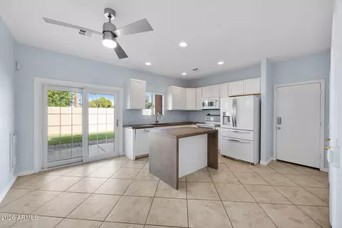 Kitchen - 3006 E Kings Ave, Phoenix, AZ 85032 photo 1 of 6