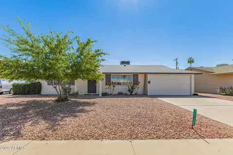 11035 W Oakmont Dr, Sun City, AZ 85351