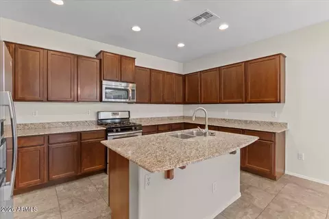 Kitchen - 4636 E Maplewood St, Gilbert, AZ 85297 photo 3 of 4