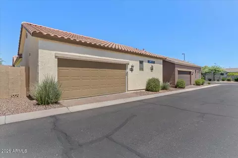 Exterior - 4636 E Maplewood St, Gilbert, AZ 85297 photo 3 of 9