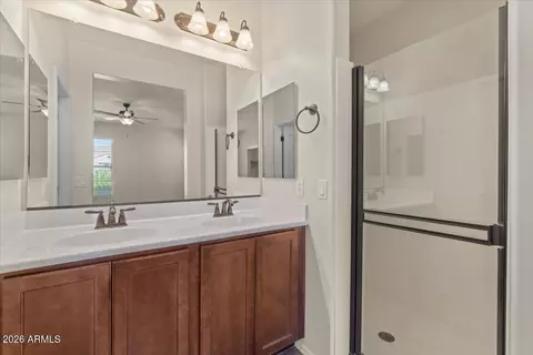 Bath - 4636 E Maplewood St, Gilbert, AZ 85297 photo 4 of 4