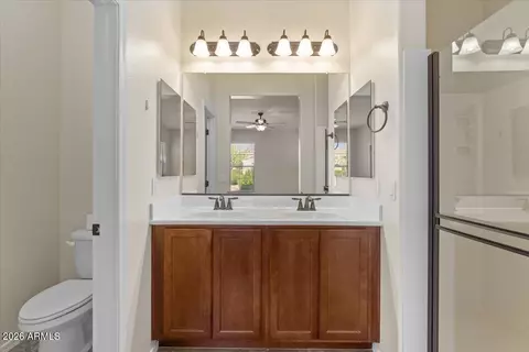 Bath - 4636 E Maplewood St, Gilbert, AZ 85297 photo 3 of 4