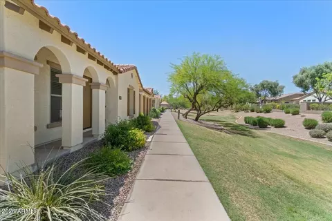 Exterior - 4636 E Maplewood St, Gilbert, AZ 85297 photo 1 of 9