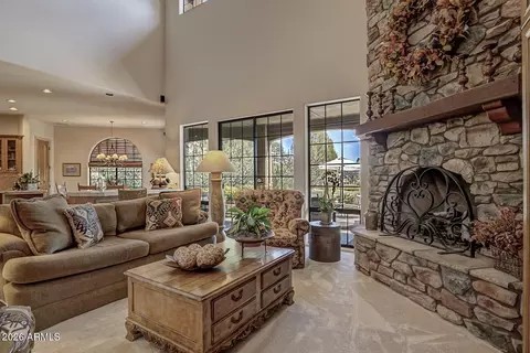 Living - 2600 E Wild Rose Cir, Payson, AZ 85541 photo 2 of 5