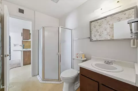 Bath - 5449 W Thomas Rd, Phoenix, AZ 85031 photo 1 of 2