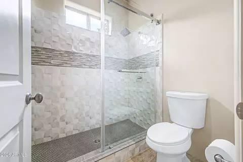 Bath - 6012 N 3rd St, Phoenix, AZ 85012 photo 3 of 5