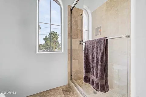 Bath - 6012 N 3rd St, Phoenix, AZ 85012 photo 4 of 5