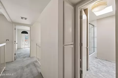 Entry Way - 718 E Peoria Ave, Phoenix, AZ 85020 photo 10 of 11
