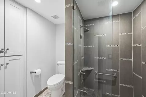 Bath - 718 E Peoria Ave, Phoenix, AZ 85020 photo 3 of 7
