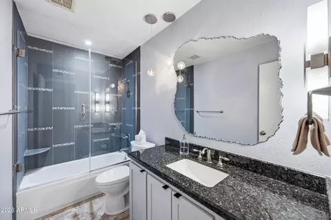 Bath - 718 E Peoria Ave, Phoenix, AZ 85020 photo 5 of 7
