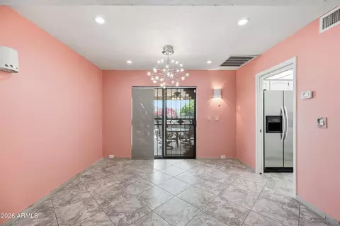 Dining - 718 E Peoria Ave, Phoenix, AZ 85020 photo 1 of 2
