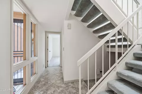 Entry Way - 718 E Peoria Ave, Phoenix, AZ 85020 photo 7 of 11