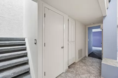 Entry Way - 718 E Peoria Ave, Phoenix, AZ 85020 photo 6 of 11