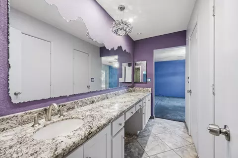 Bath - 718 E Peoria Ave, Phoenix, AZ 85020 photo 2 of 7
