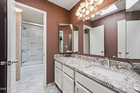 Bath - 718 E Peoria Ave, Phoenix, AZ 85020 photo 7 of 7