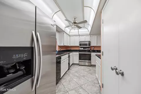 Kitchen - 718 E Peoria Ave, Phoenix, AZ 85020 photo 1 of 6