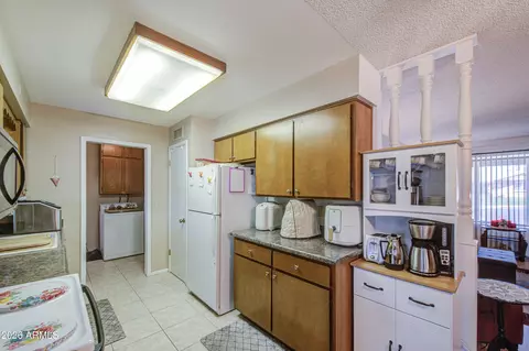 Kitchen - 4023 E Clovis Cir, Mesa, AZ 85206 photo 4 of 4