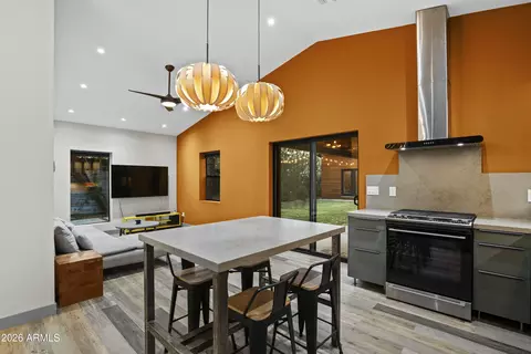 Kitchen - 358 E Whitton Ave, Phoenix, AZ 85012 photo 6 of 8